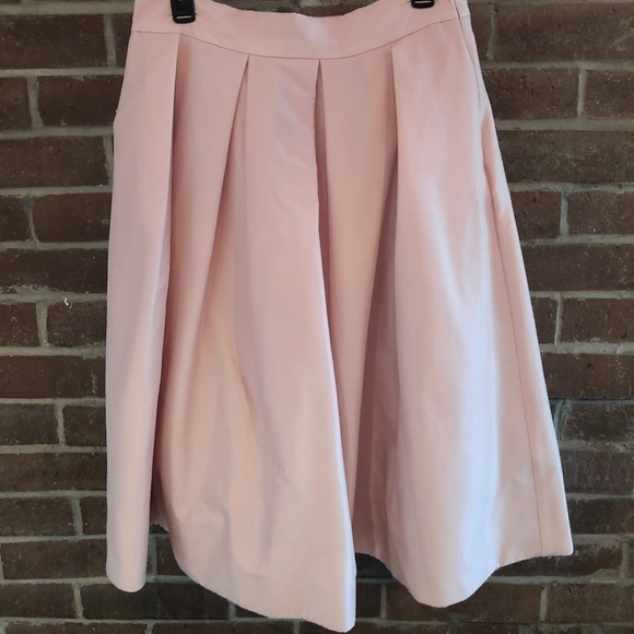 White House Black Market Dresses & Skirts - White House Black Market Taffeta Skirt Pink